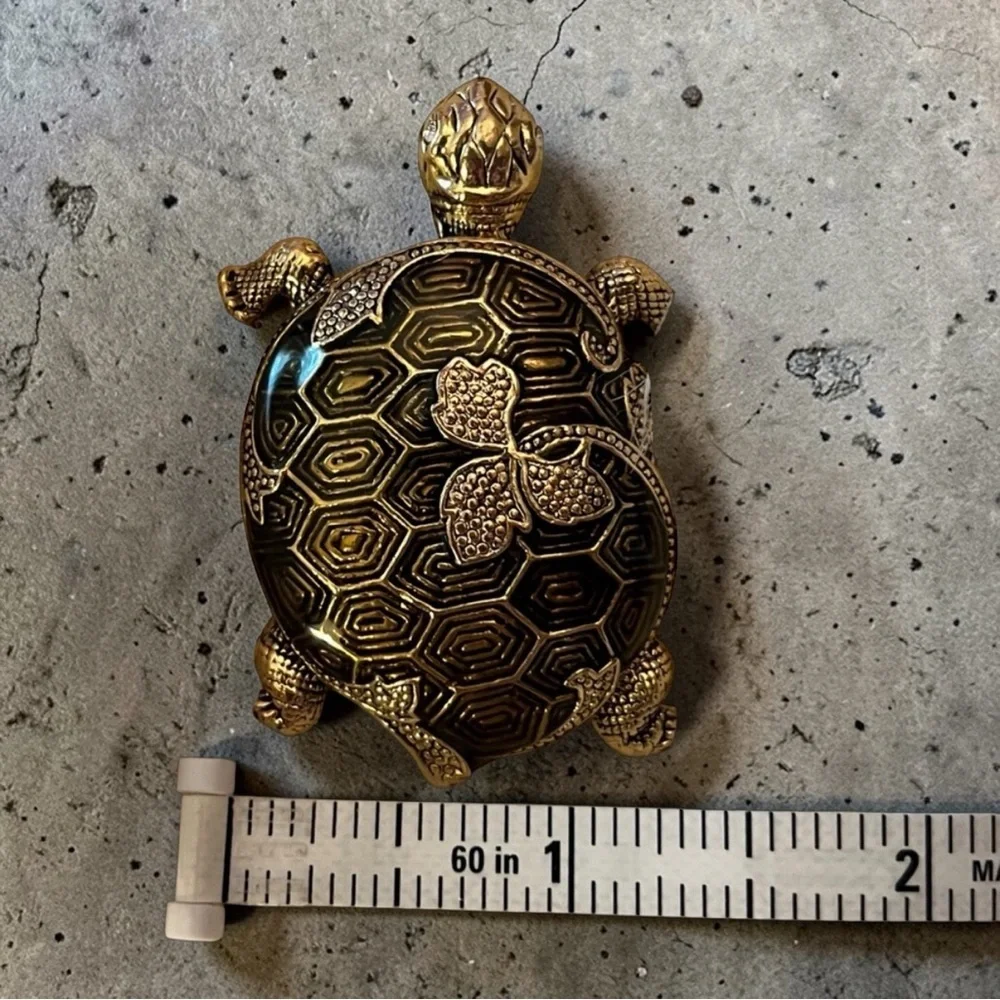 Beautiful Gold Turtle Decorative Brooch